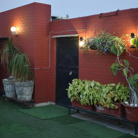 Bunkmates Hostel New Delhi Ngoại thất bức ảnh