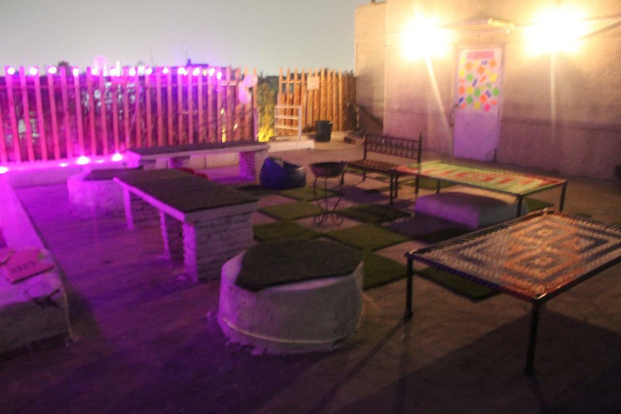 Bunkmates Hostel New Delhi Ngoại thất bức ảnh